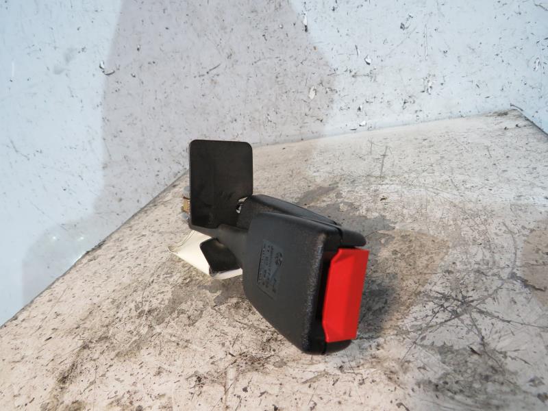 Attache ceinture arriere gauche