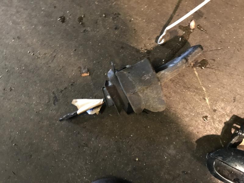 Arresto portiera posteriore destra