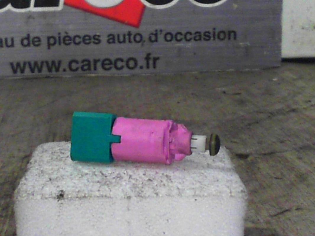 Contacteur feu stop