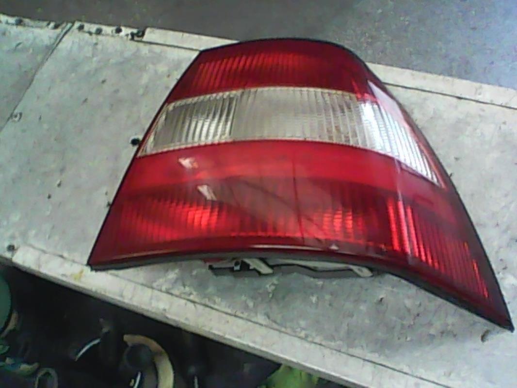 Fanale posteriore principale destro (luci)