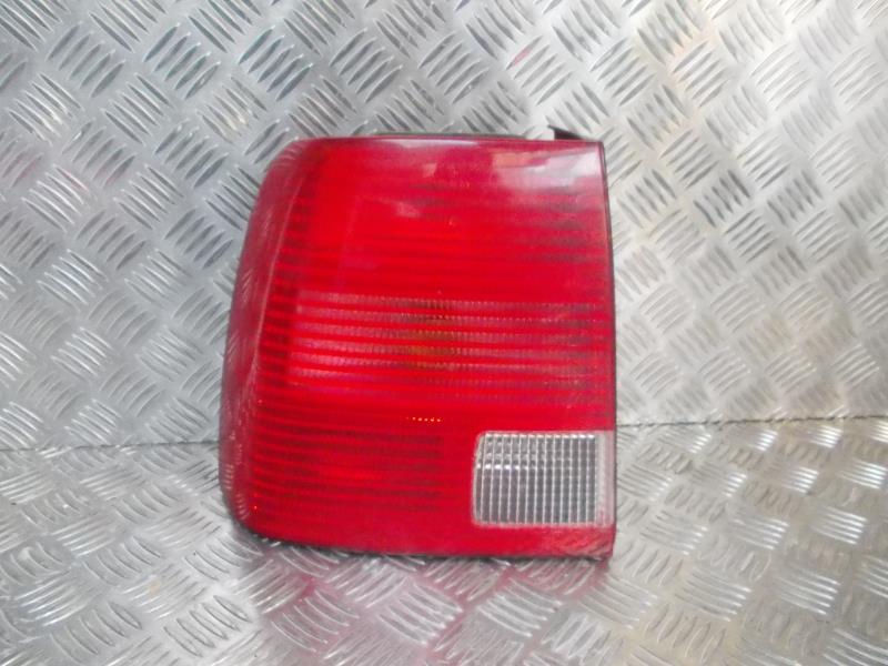 Fanale posteriore principale sinistro (luci)