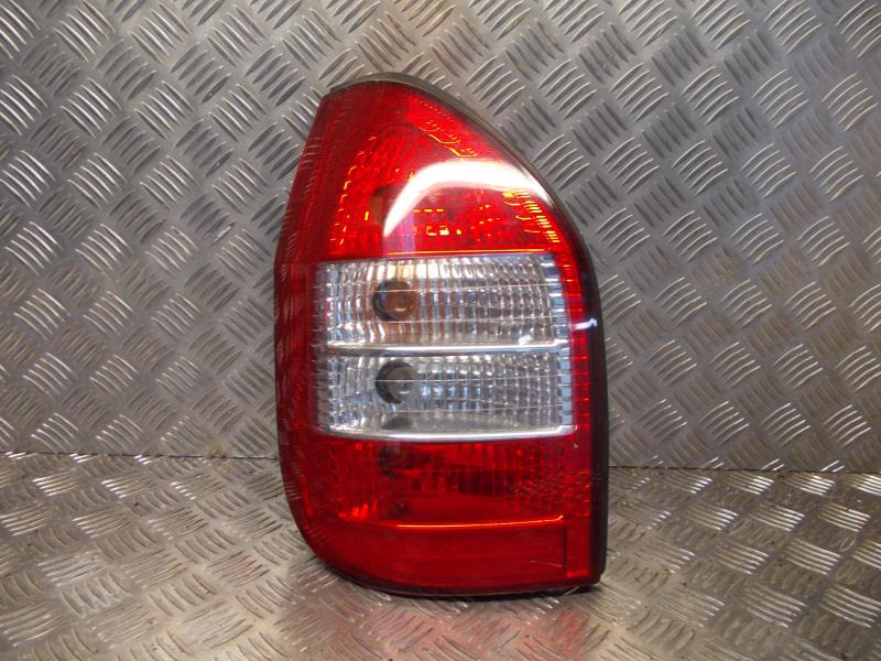 Fanale posteriore principale sinistro (luci)