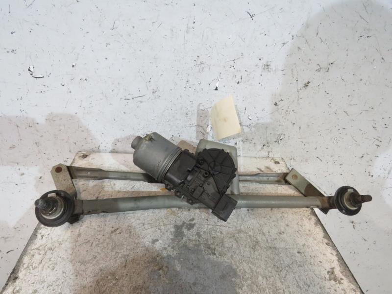 Moteur essuie glace avant