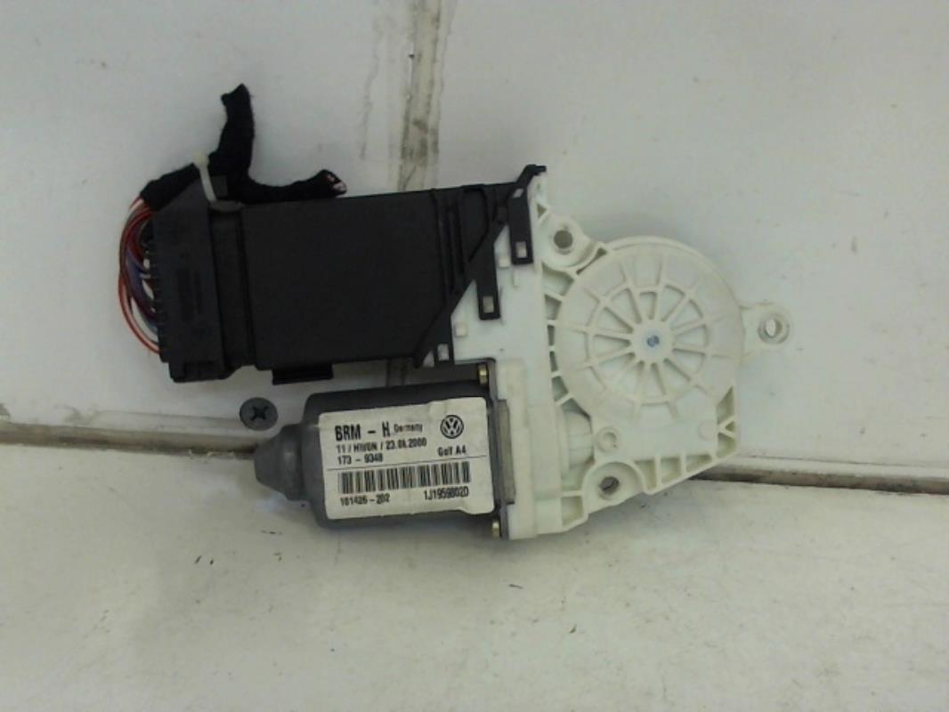 Moteur leve vitre avant droit