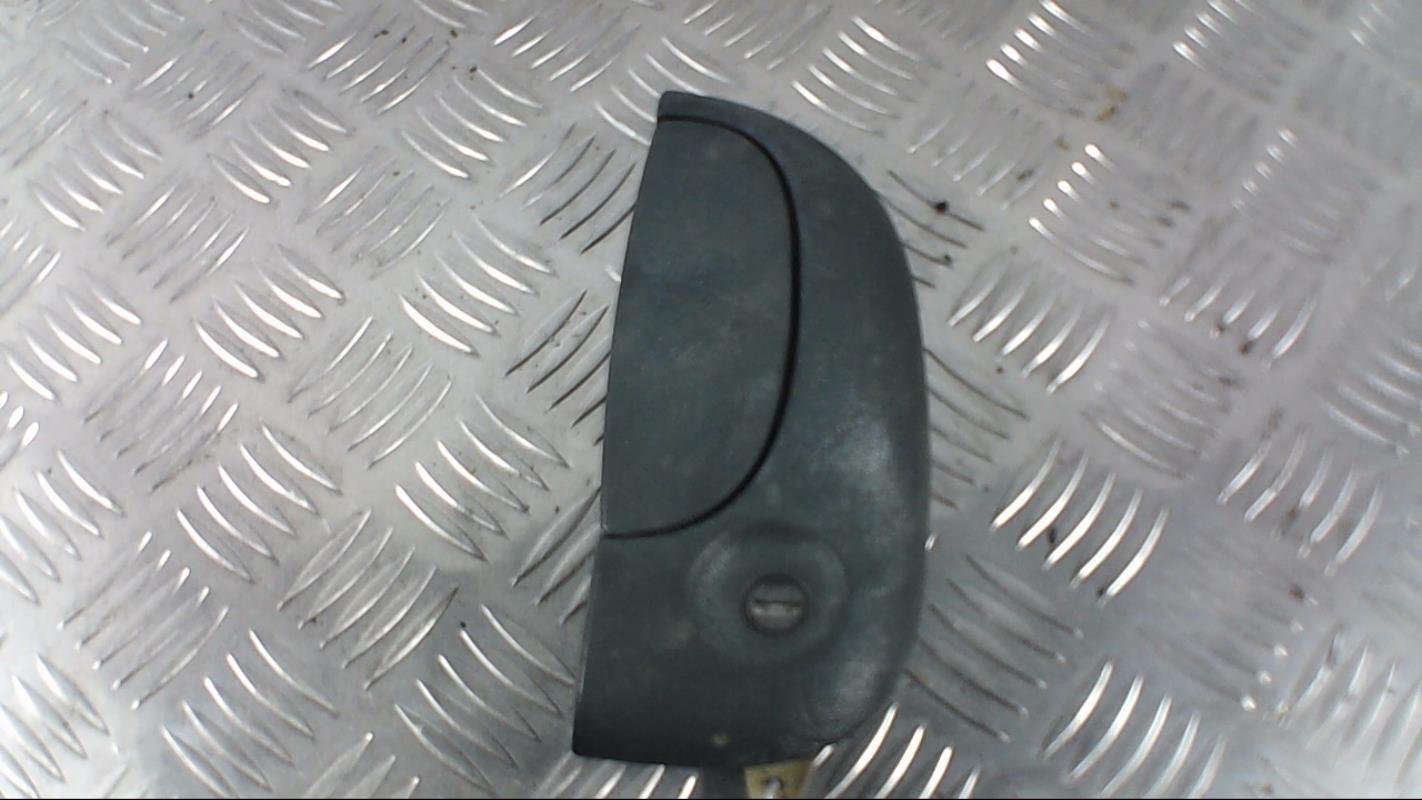 Poignee porte avant gauche