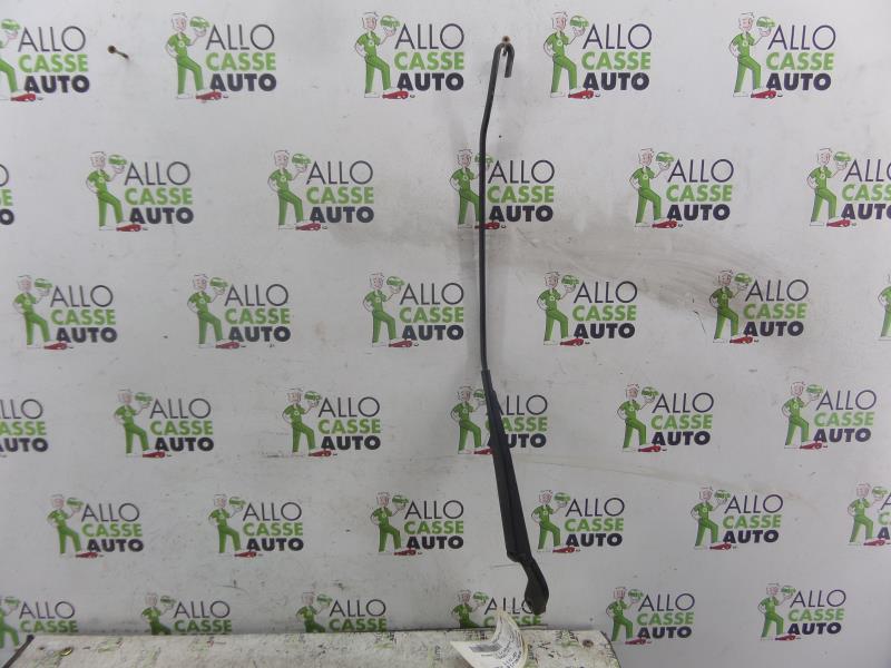 Braccio tergicristallo anteriore destro