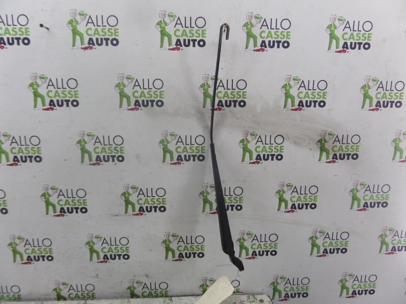 Braccio tergicristallo anteriore destro