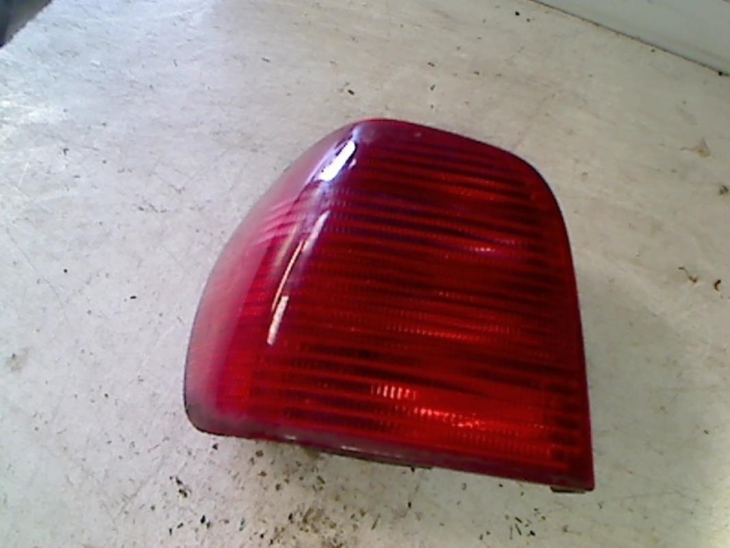 Fanale posteriore principale sinistro (luci)