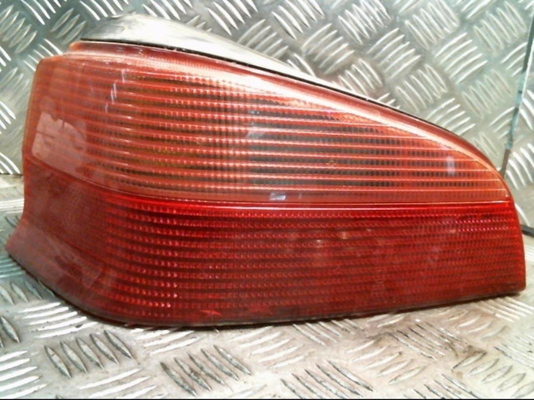 Fanale posteriore principale sinistro (luci)