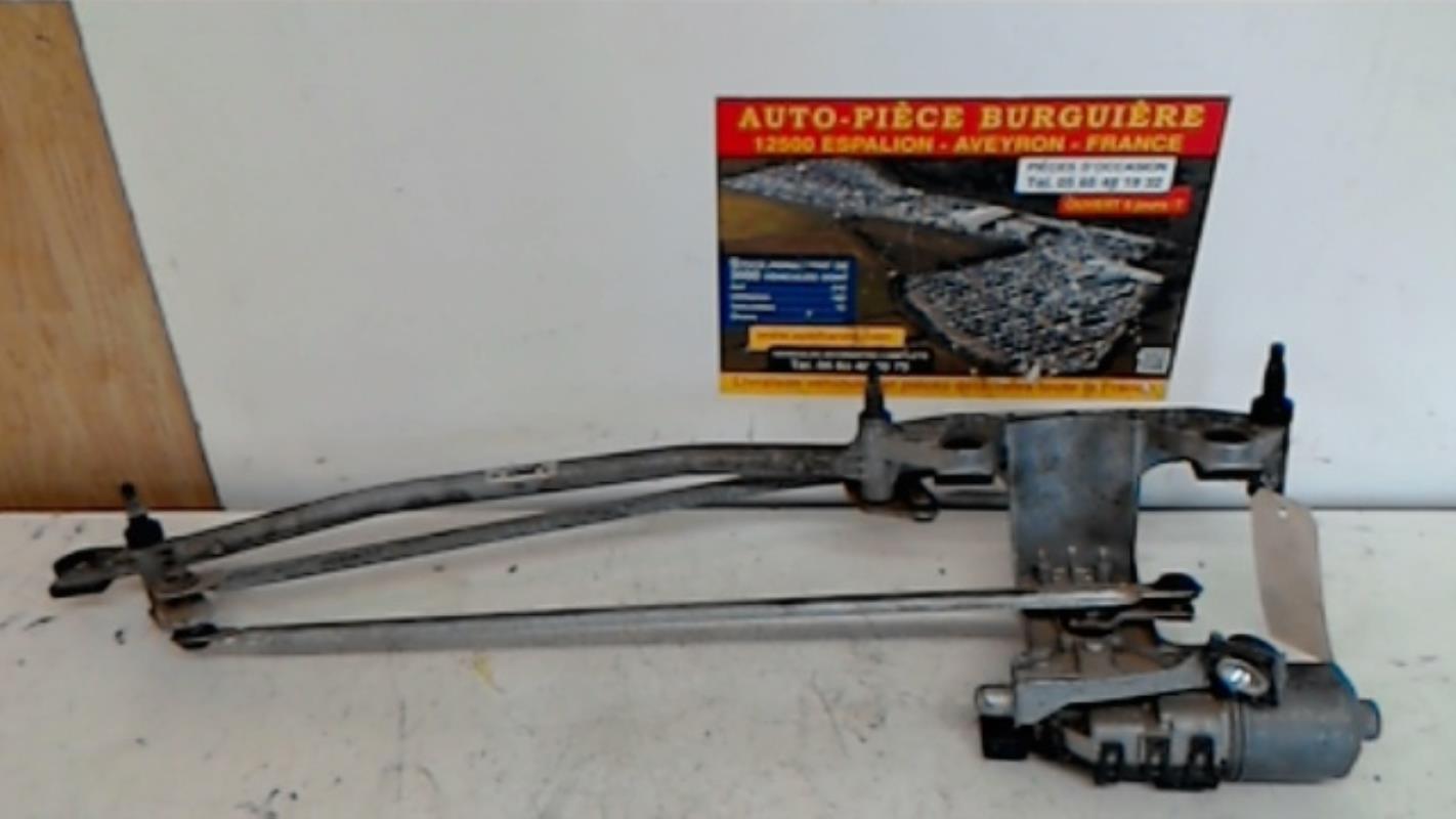 Moteur essuie glace avant