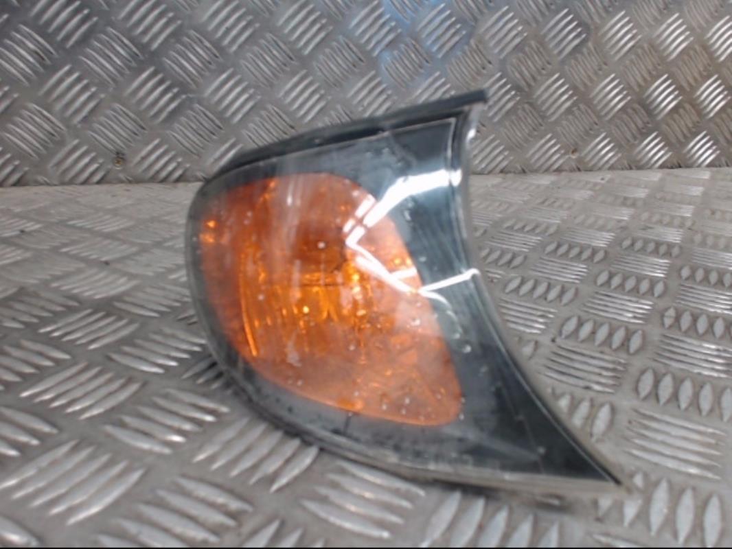 Optique avant secondaire droit (feux)(clignotant)
