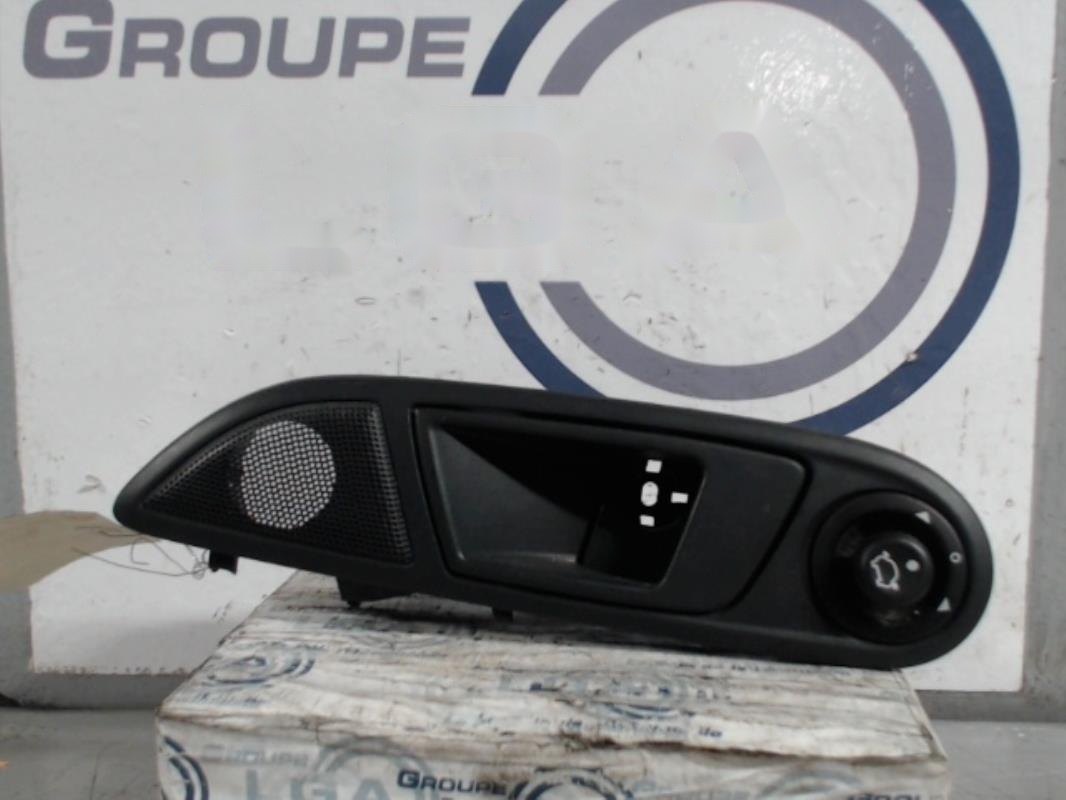 Poignee interieur avant gauche