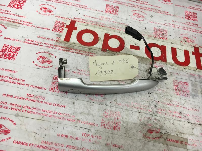 Tirador de puerta trasera izquierda