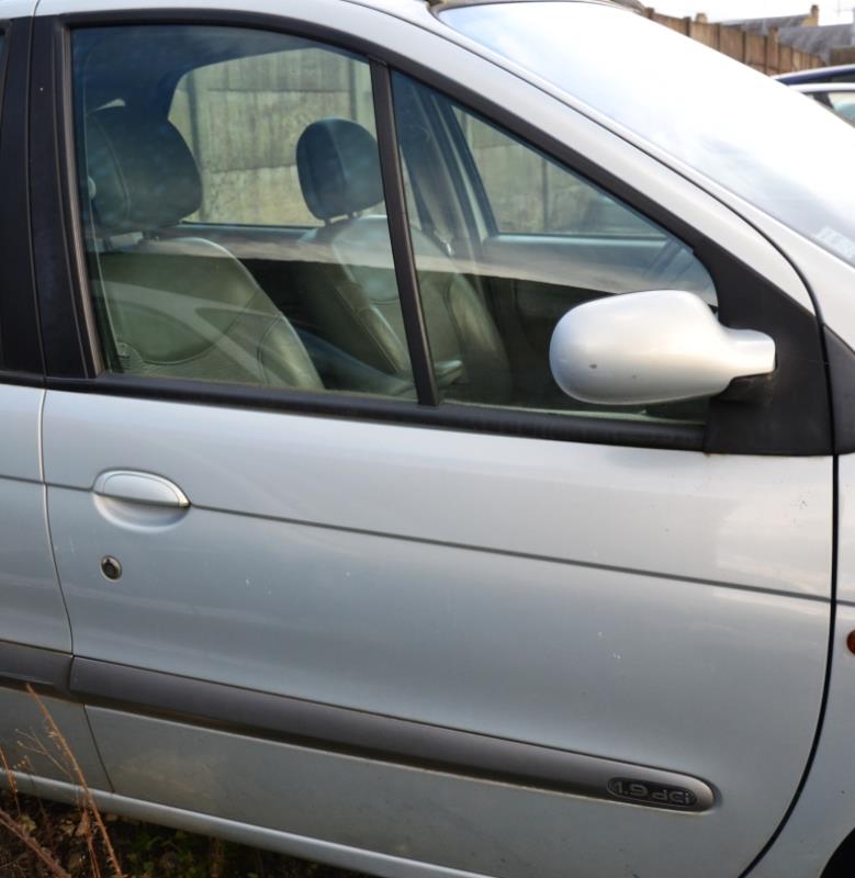 Porte avant droit