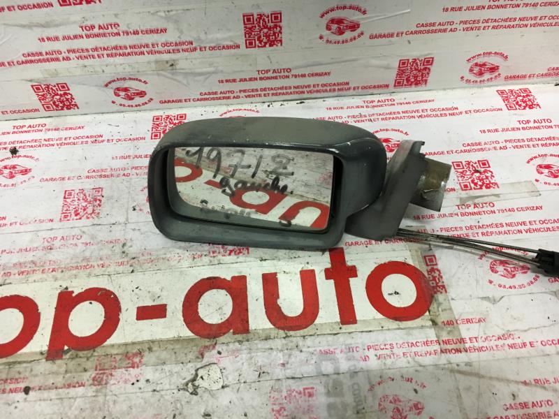 Retrovisor izquierdo