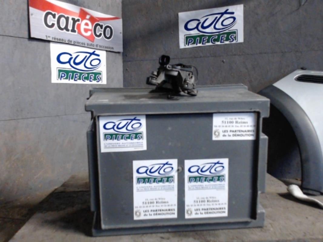 Moteur essuie glace avant