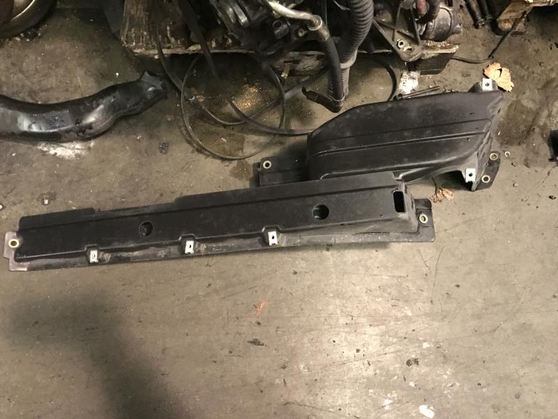 Cache sous moteur