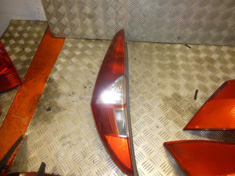 Fanale posteriore principale sinistro (luci)