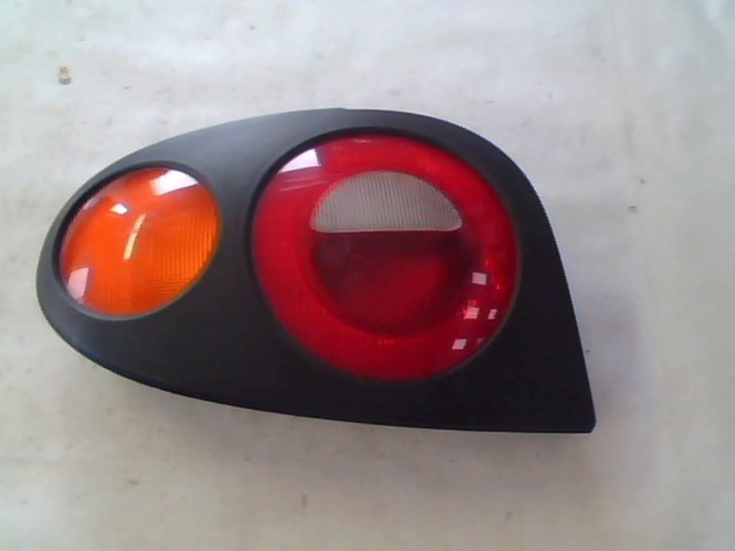 Fanale posteriore principale sinistro (luci)