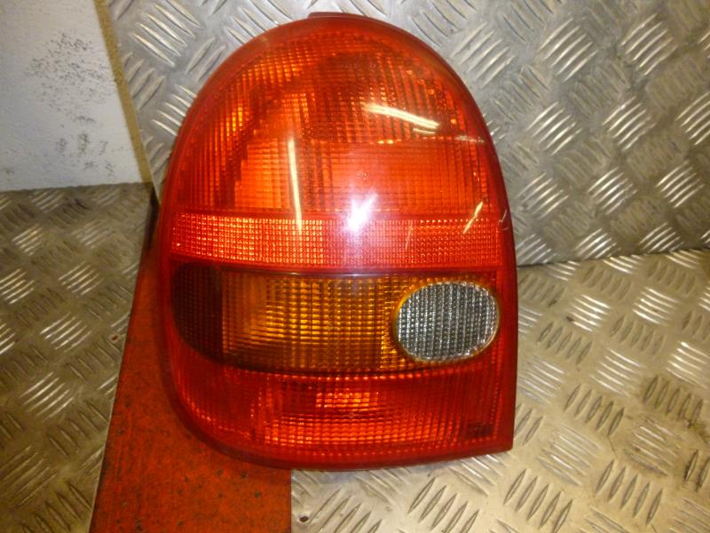 Fanale posteriore principale sinistro (luci)