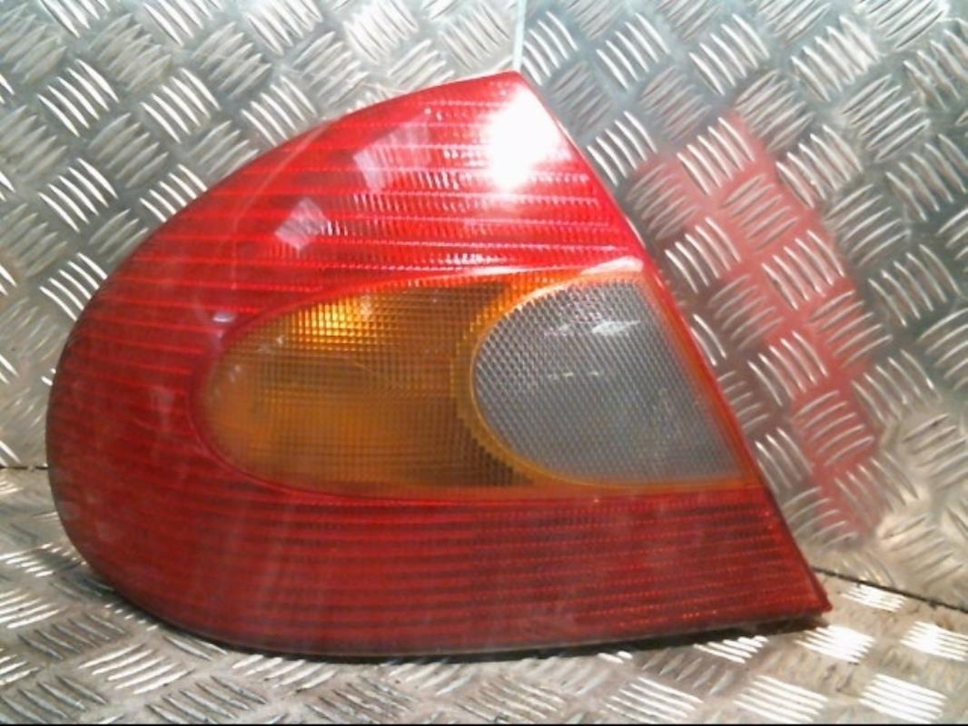 Fanale posteriore principale sinistro (luci)