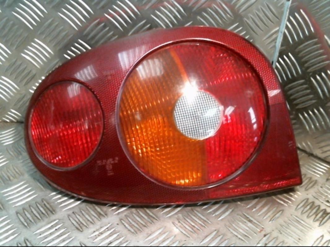 Fanale posteriore principale sinistro (luci)