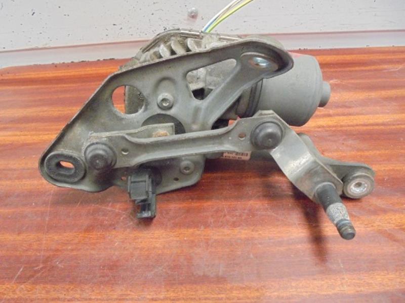 Moteur essuie glace avant gauche