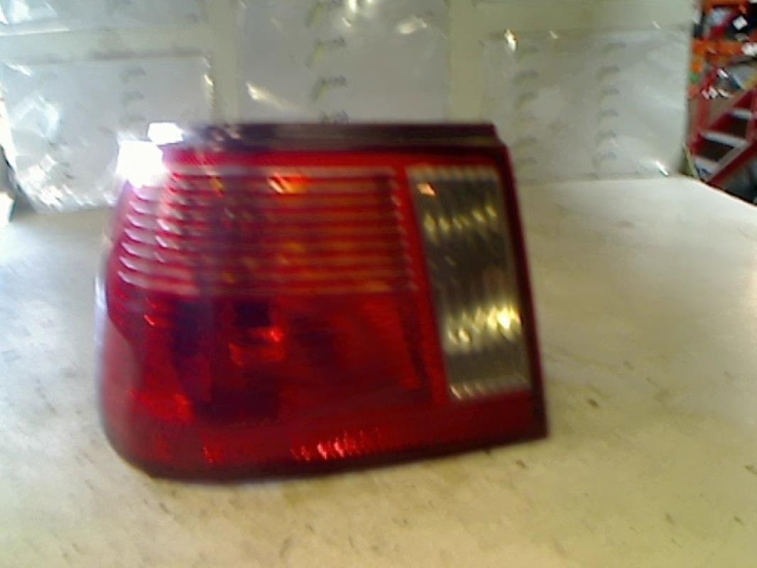 Fanale posteriore principale sinistro (luci)