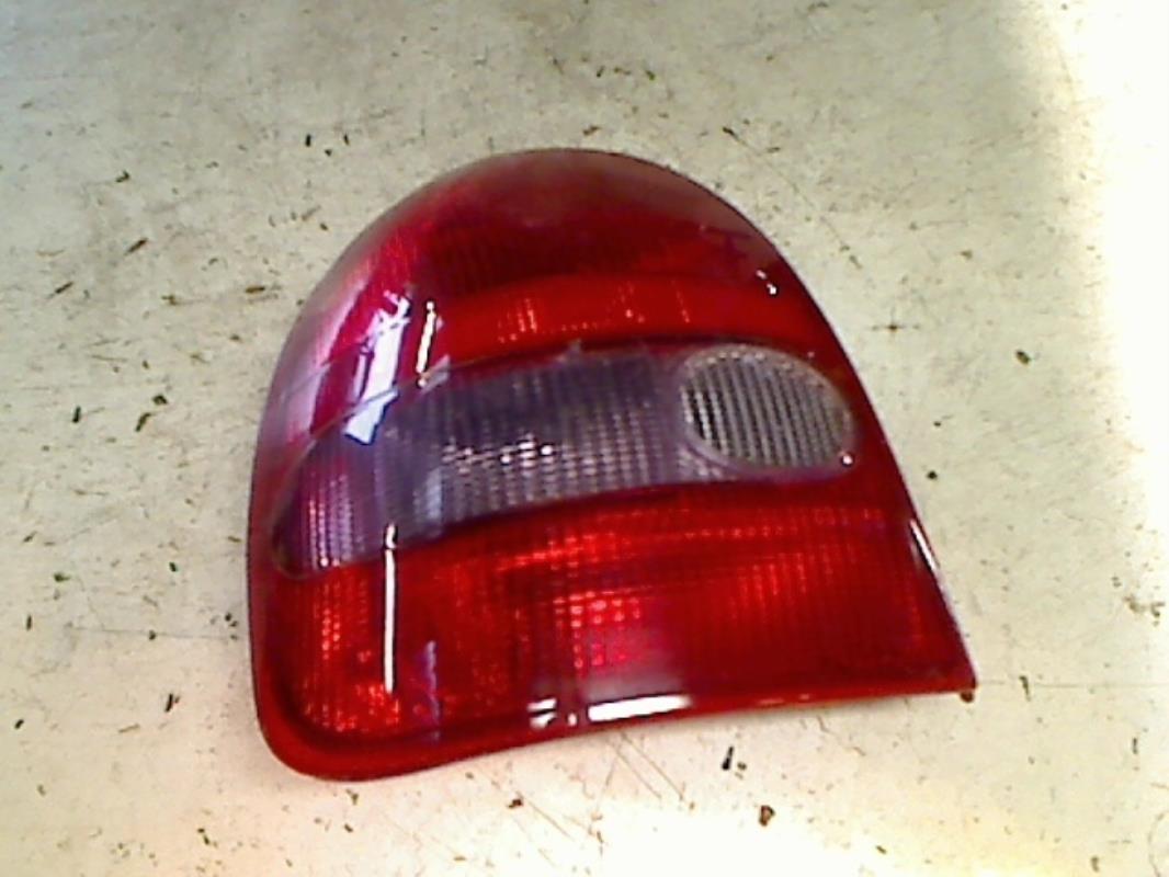 Fanale posteriore principale sinistro (luci)