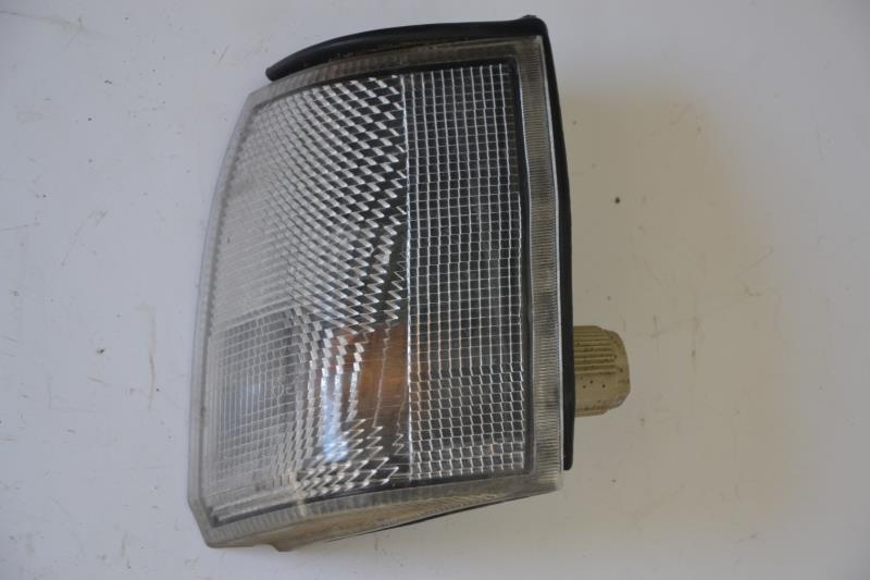 Optique avant secondaire gauche (feux)(clignotant)