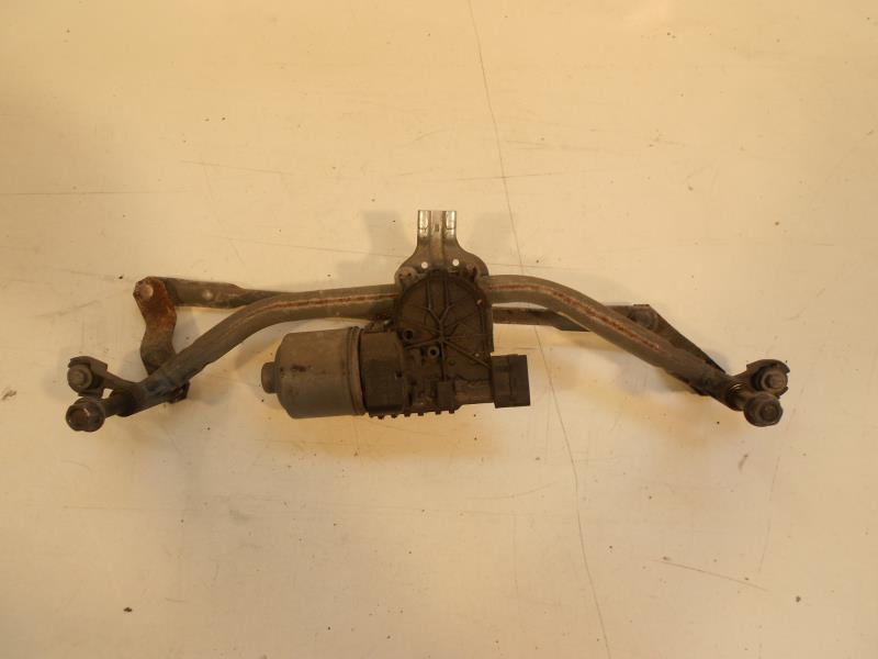 Moteur essuie glace avant