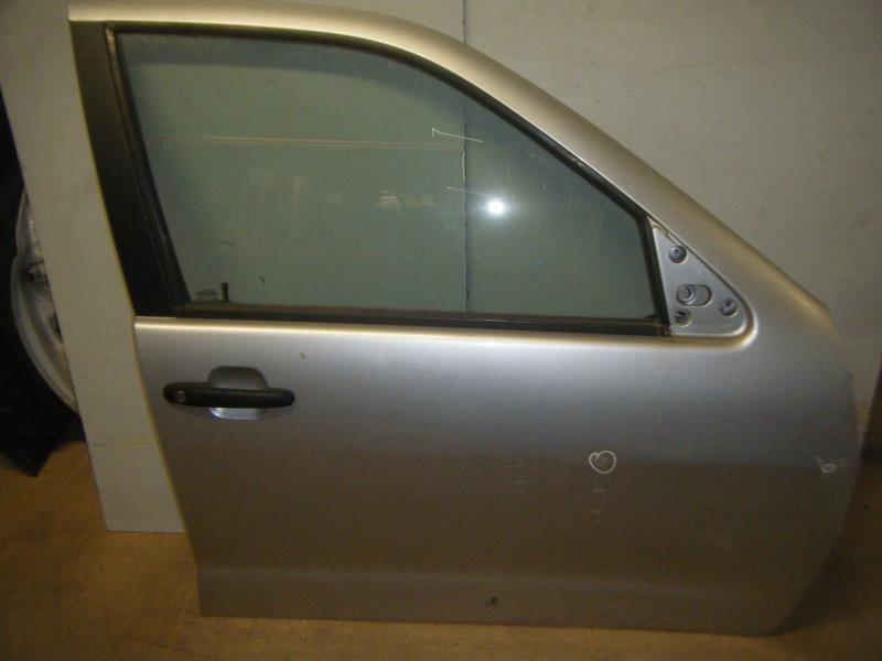Porte avant droit