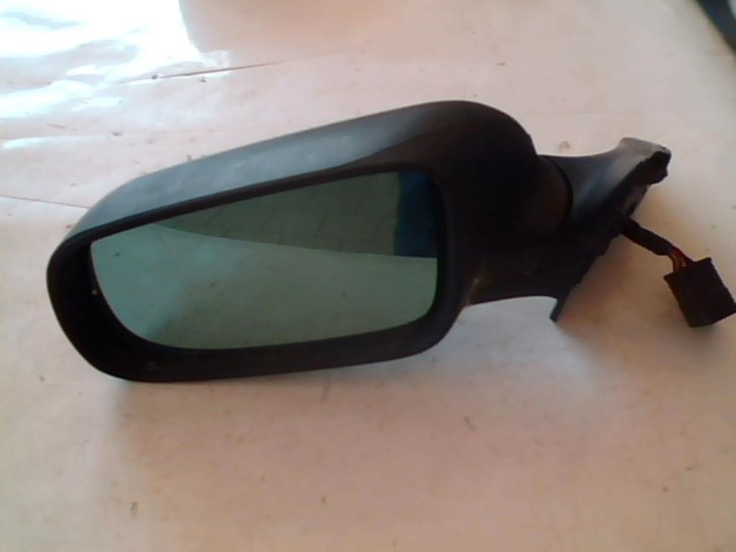 Retrovisor izquierdo