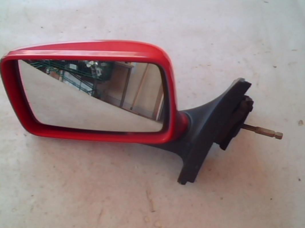 Retrovisor izquierdo
