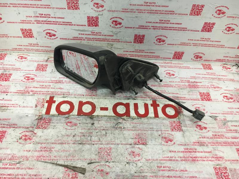 Retrovisor izquierdo