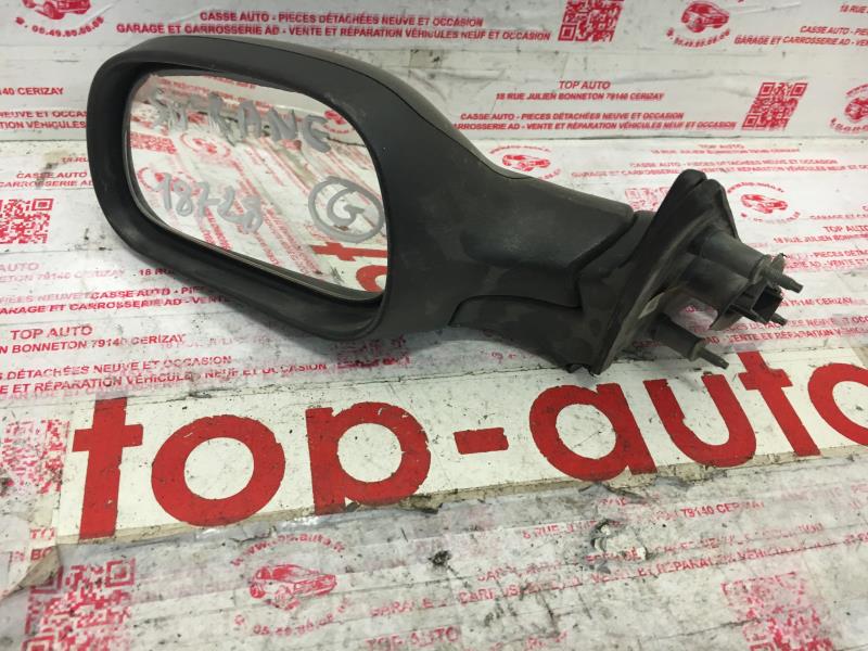 Retrovisor izquierdo