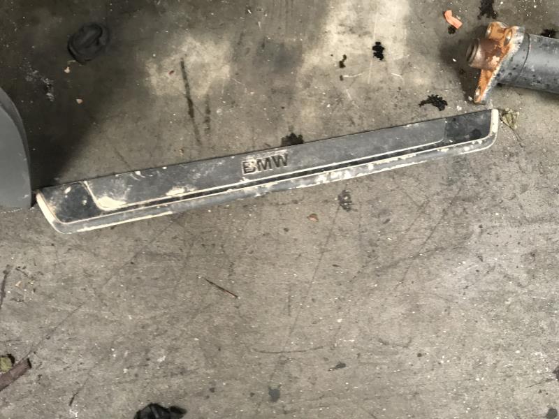 Baguette de porte avant gauche