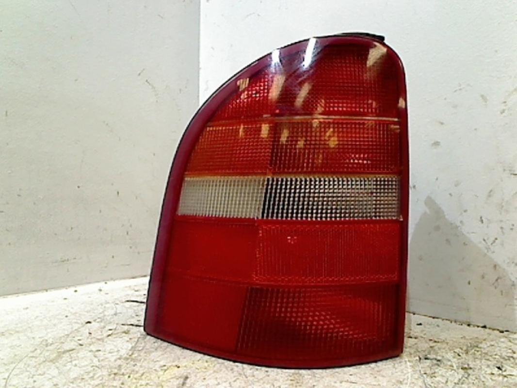 Fanale posteriore principale sinistro (luci)