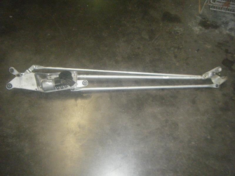 Moteur essuie glace avant