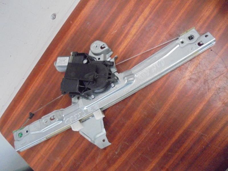 Moteur leve vitre avant droit