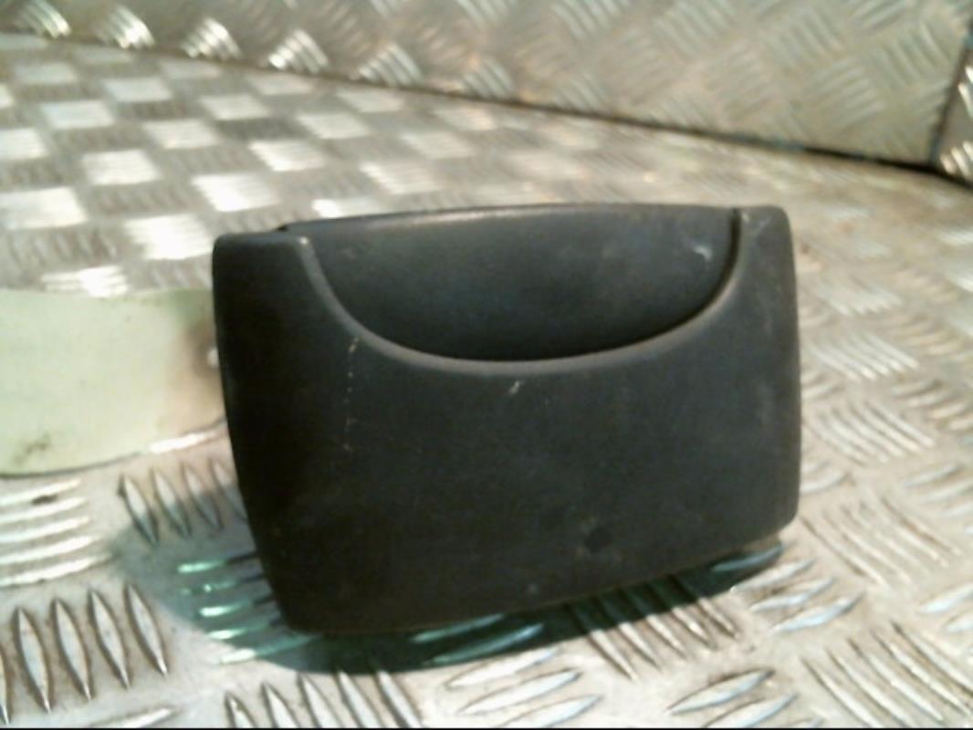 Poignee porte laterale gauche