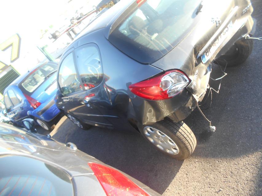 Motore tergicristallo anteriore