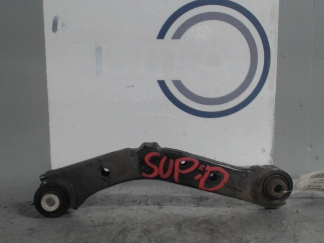 Bras de suspension superieur arriere droit