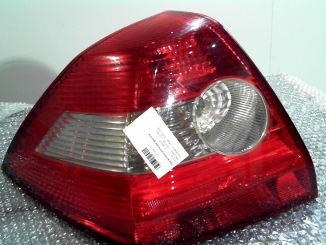 Fanale posteriore principale sinistro (luci)