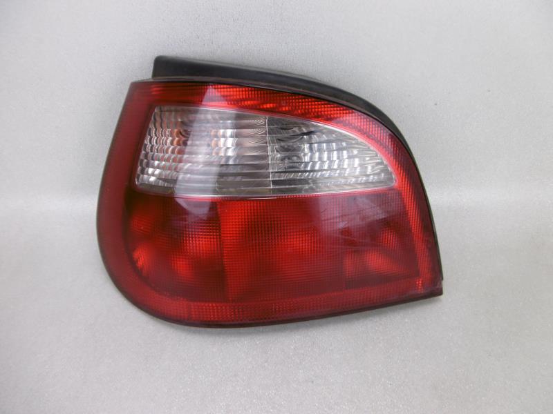 Fanale posteriore principale sinistro (luci)
