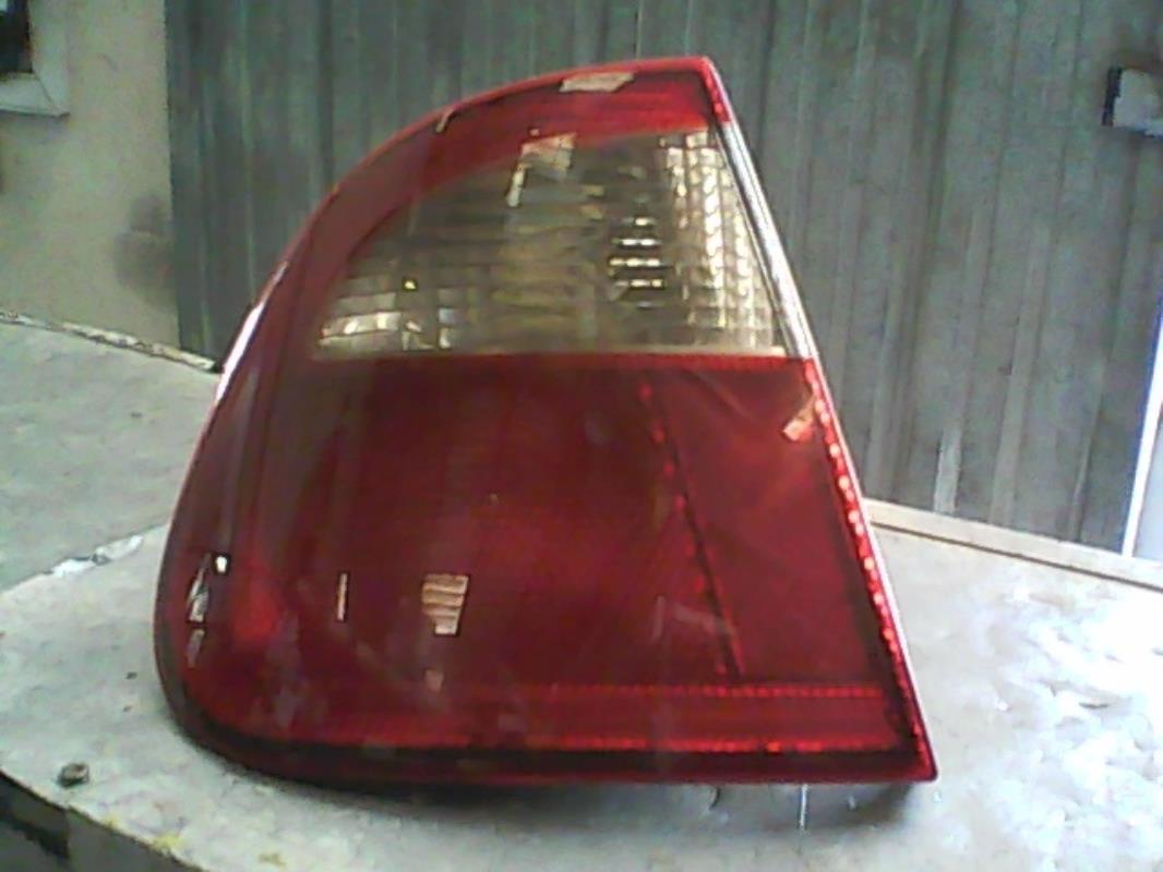 Fanale posteriore principale sinistro (luci)