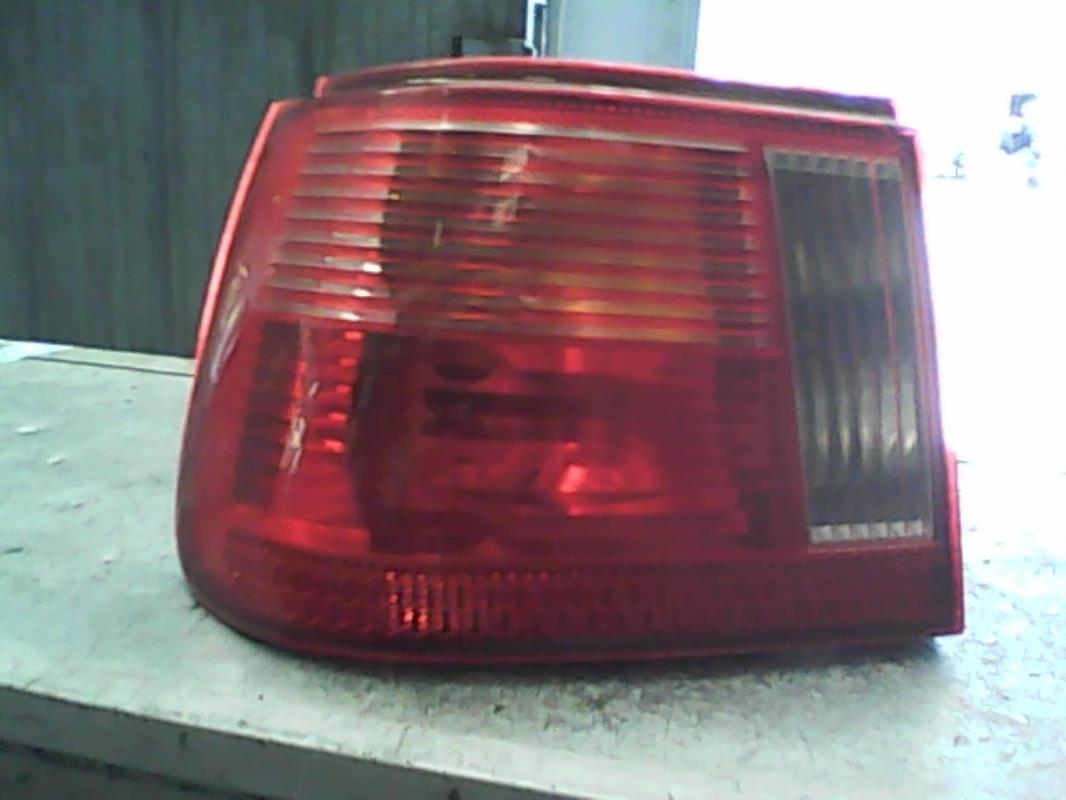 Fanale posteriore principale sinistro (luci)