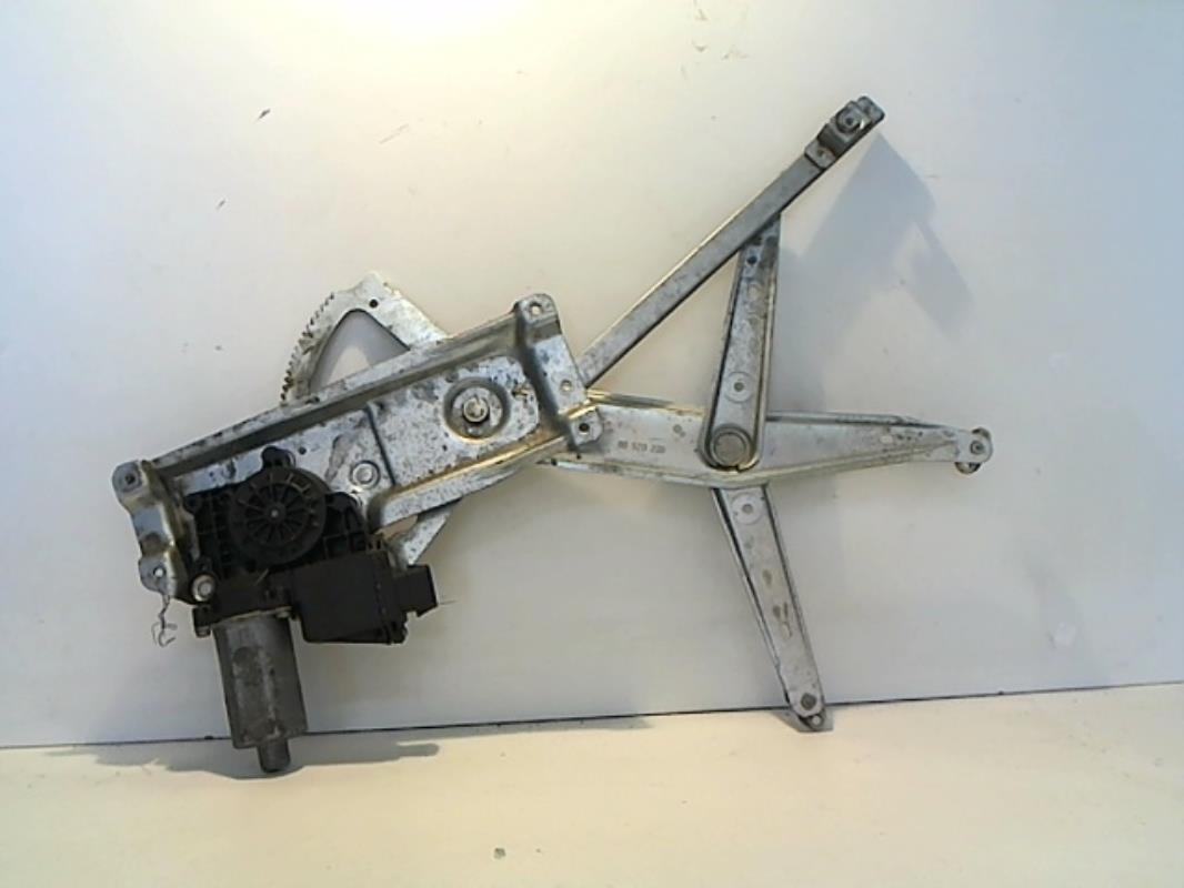 Leve vitre electrique avant droit