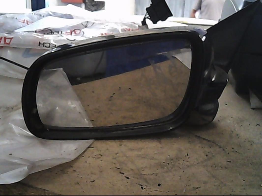 Retrovisor izquierdo