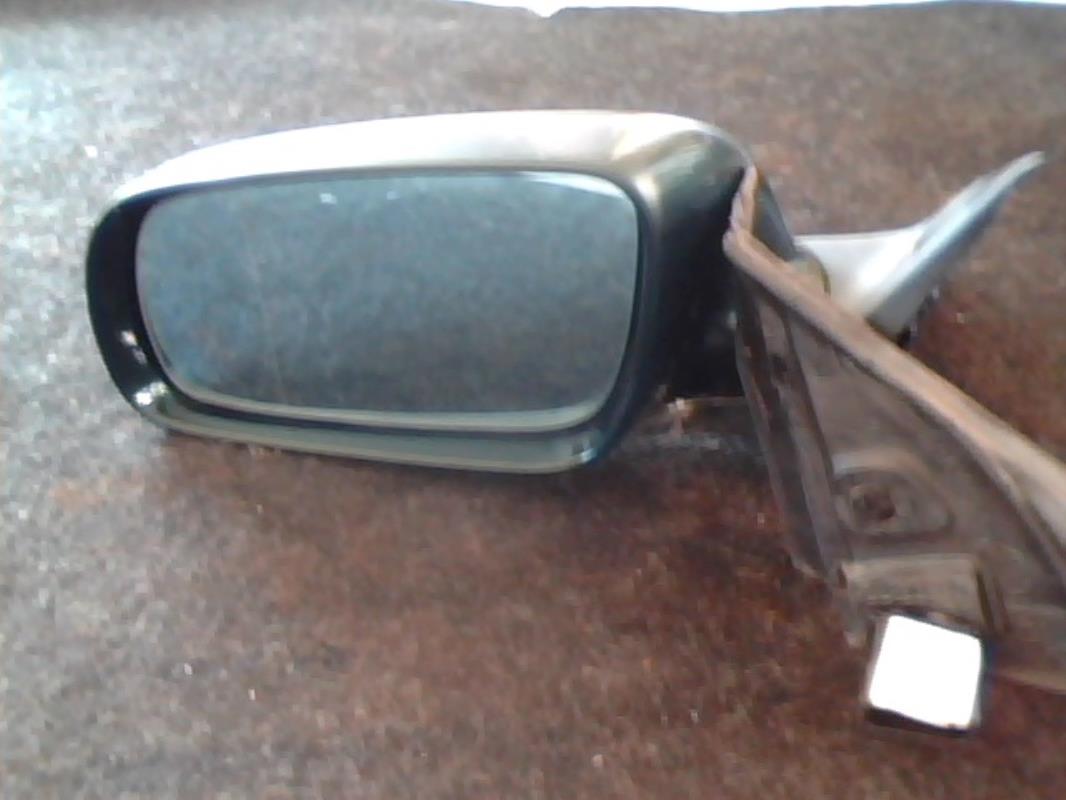 Retrovisor izquierdo